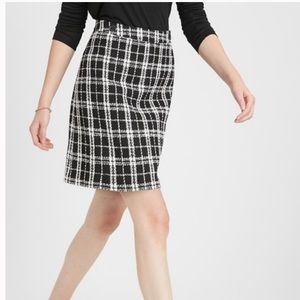 Banana Republic tweed skirt, size 0